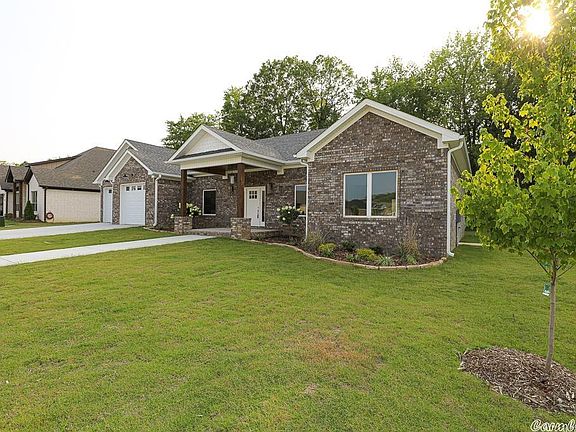2nd image of 1257 Essex Dr