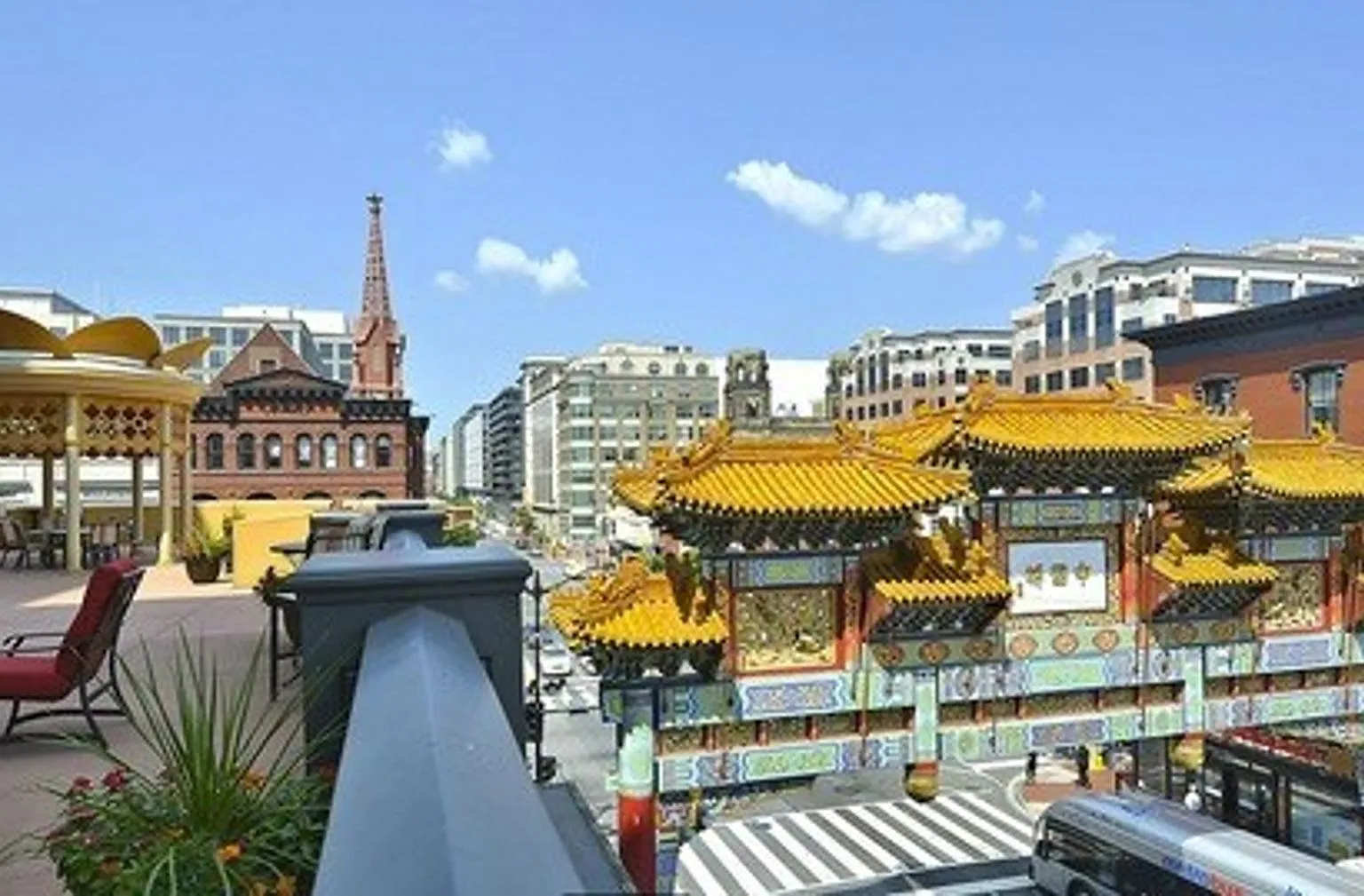 Monumental Views! Stunning Chinatown/Penn Quarter One Bedroom With Sleek Hardwood, Washer/Dryer I... — Photo 4