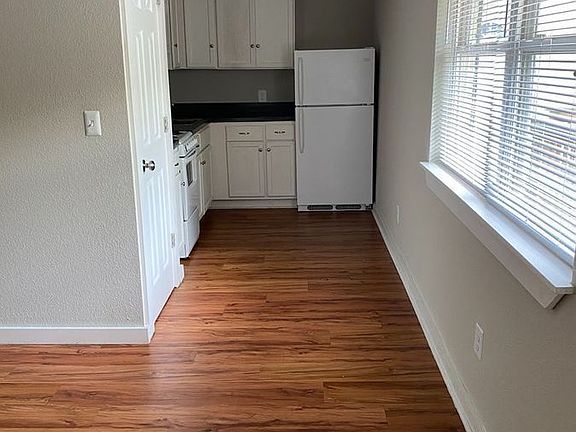 5th image of 103 W Martin Luther King Blvd #5