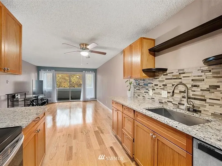 236 S 152nd St #303 — Photo 2