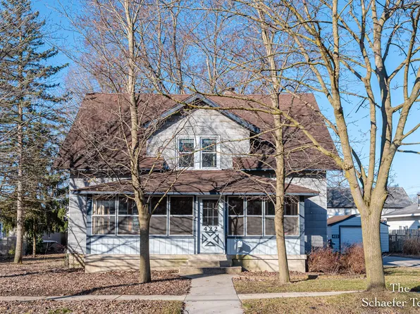 422 N Jefferson St, Lowell, MI 49331
