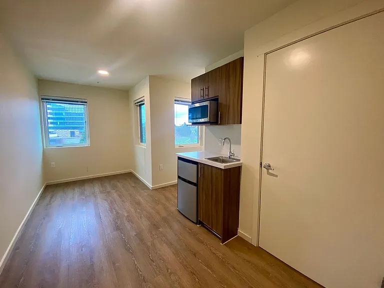 Plaza Apartments — Photo 95