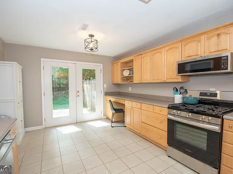 103 Burnham Rise #FURNISHED — Photo 17