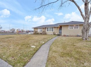 105 W Northshore Dr, Moses Lake, WA 98837