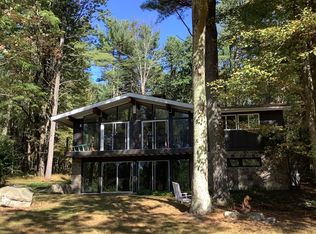 110 Lloyd Ln, Cresco, PA 18326