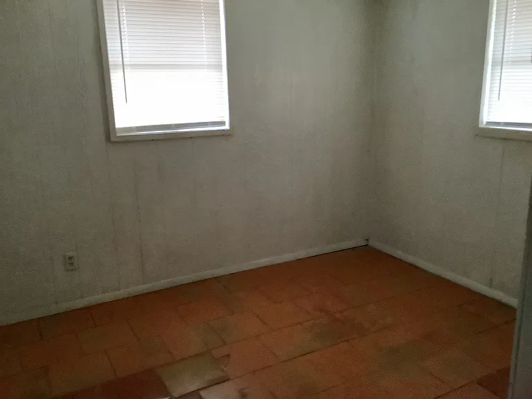 7606 Mimosa Ct — Photo 2
