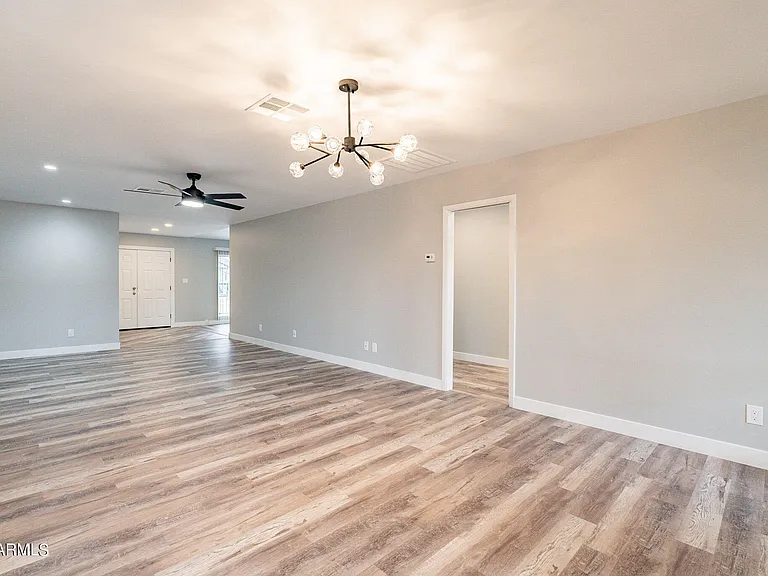 2318 E Lupine Ave — Photo 31