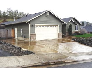 1889 NE Sunset St, Roseburg, OR