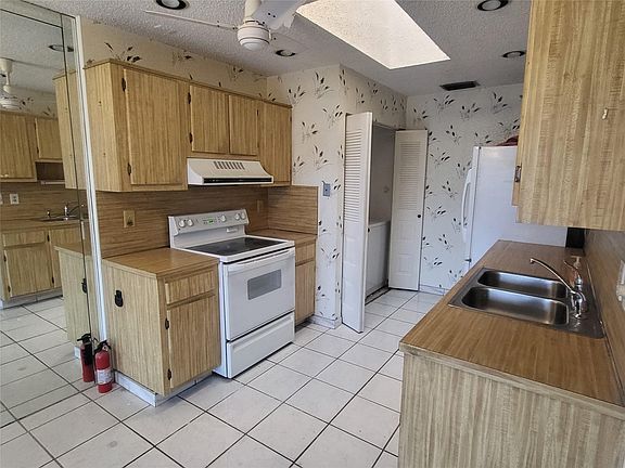 5th image of 3346 Christopher Street #3346
