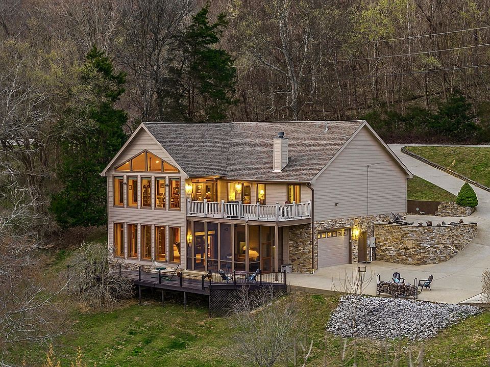 1st image of 525 Harbor Dr