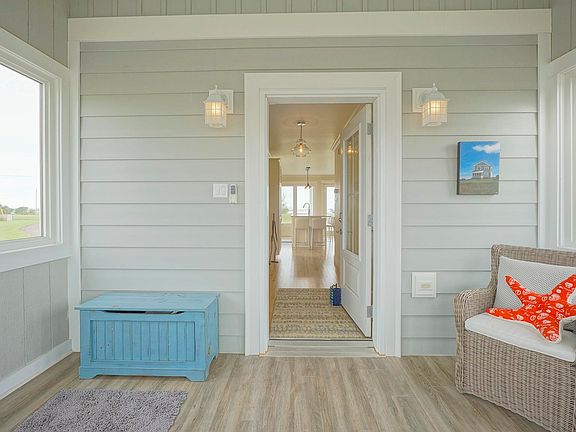 5th image of 110 Arcadia Ln