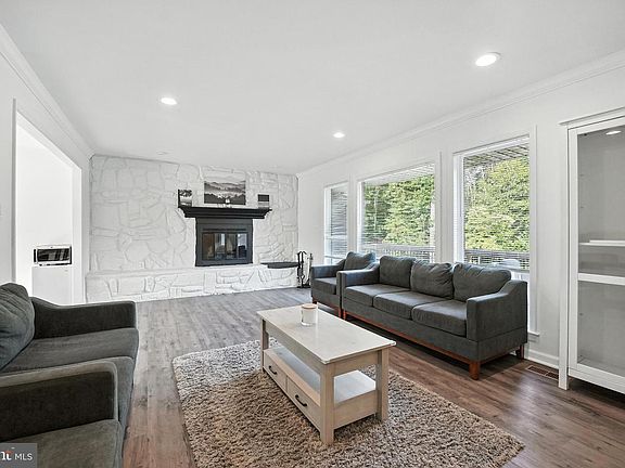 4th image of 3807 Bear Tree Ln