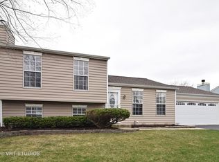 1250 Narragansett Dr, Carol Stream, IL 60188