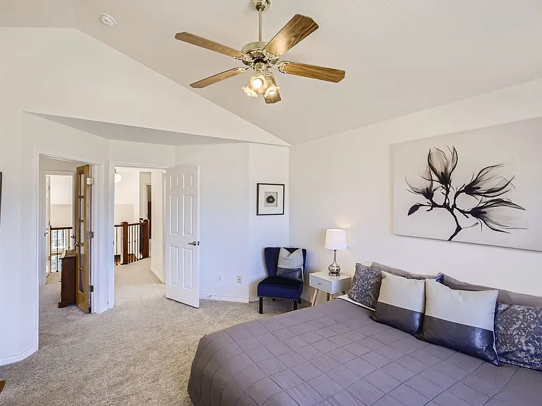 3974 Hawthorne Cir — Photo 11