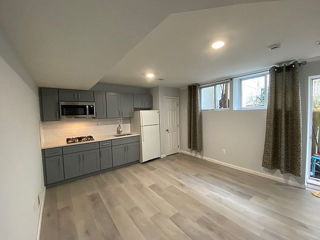 1st image of 72 Bishop St