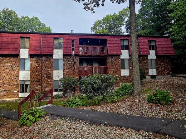 10 Woodsedge Drive #4B, Newington, CT 06111