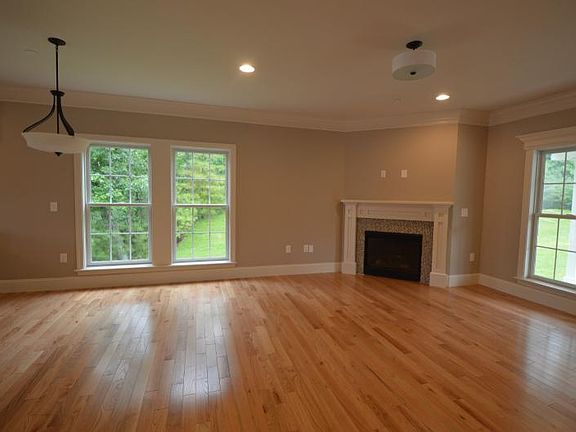 4th image of 36 Taylor Cove Dr