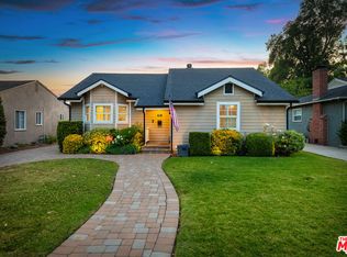 5711 Colbath Ave, Van Nuys, CA 91401