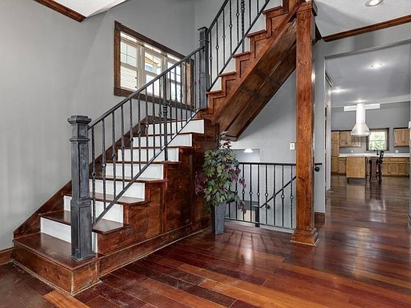 3rd image of 3027 McGee St