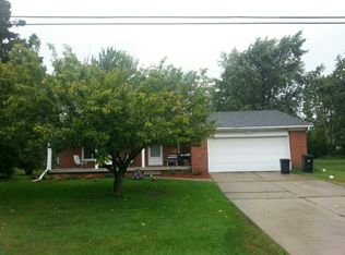 5161 Pleasant Dr, Flushing, MI 48433