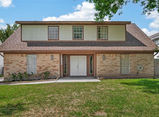 1823 Pinewood Ct, Sugar Land, TX 77498