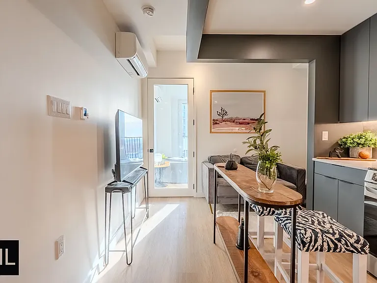 931 Carroll St #810 — Photo 1