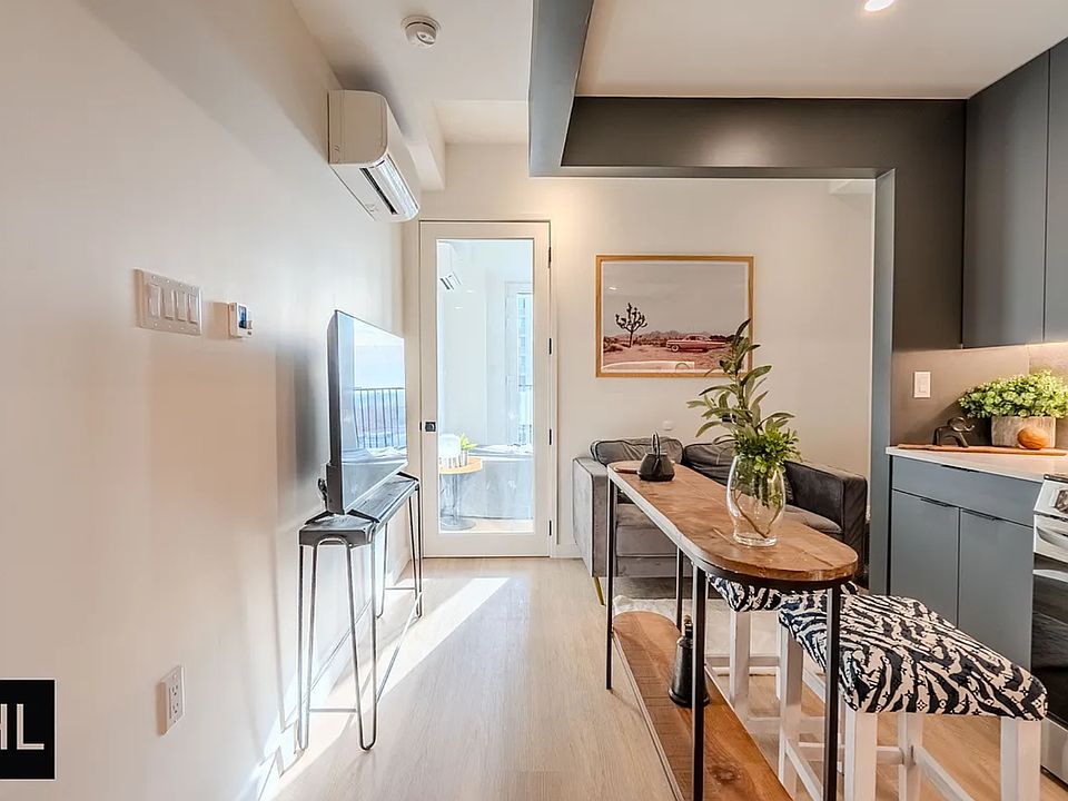 1st image of 931 Carroll St #810