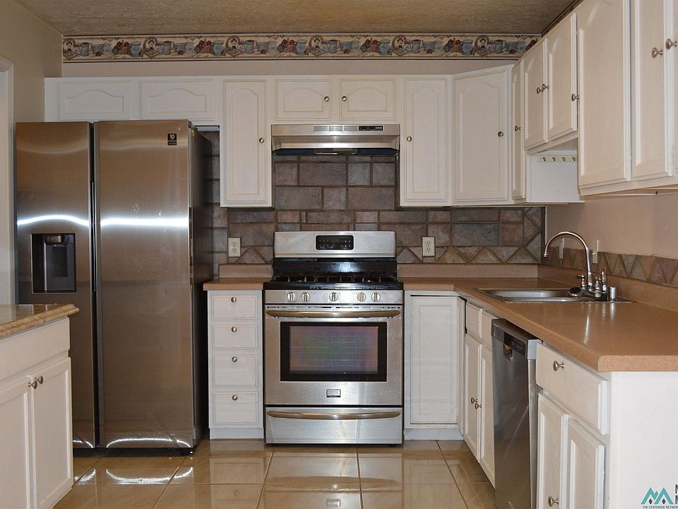 1st image of 3305 Manuelito Ave