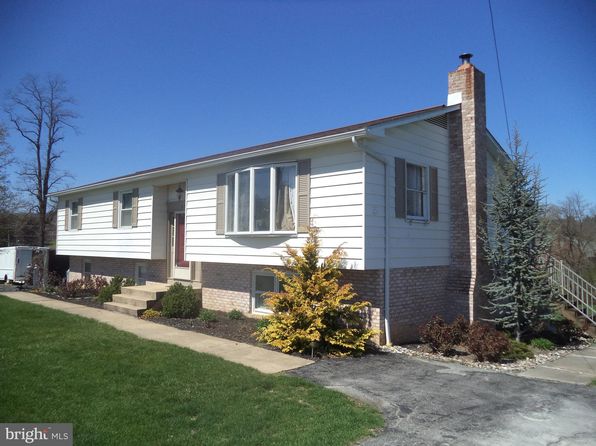 65 Campbell Rd, York, PA 17402