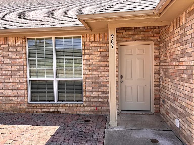 967 Underwood Rd — Photo 6