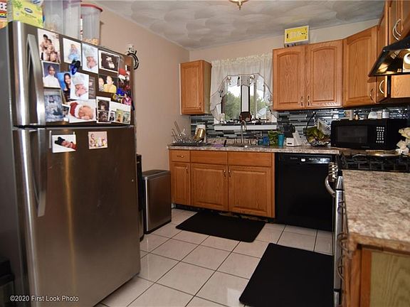 4th image of 106 Dante St