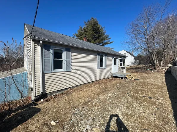35 Ellis Rd, Southbridge, MA 01550