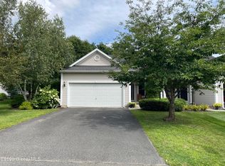 74 Rockrose Dr, East Greenbush, NY 12061