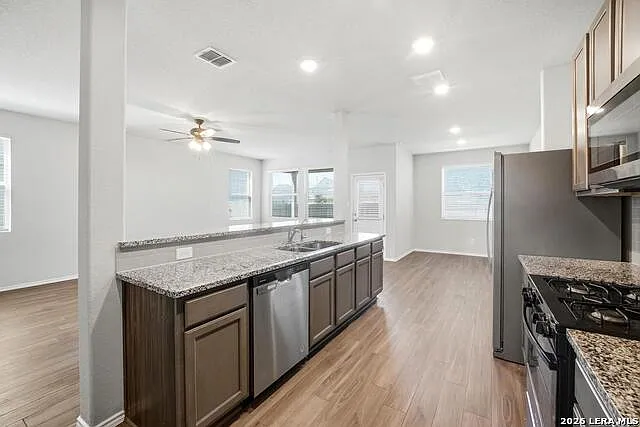 4 bed, 2.5 bath, 2194 sqft, $2,051 — Photo 2