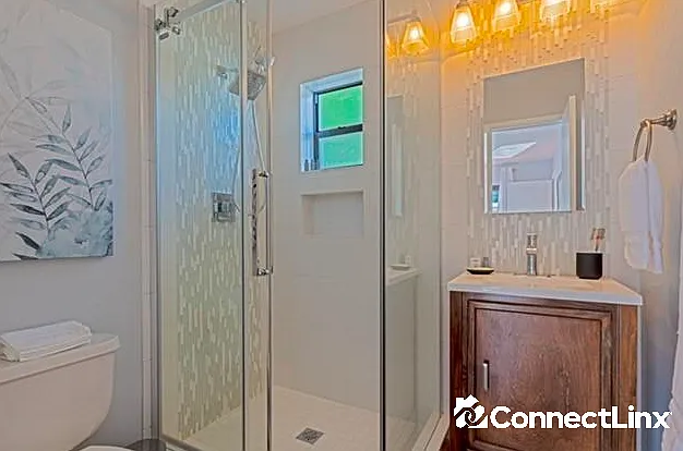 3 bed, 2.0 bath, $5,000 — Photo 3
