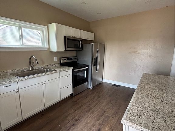 2nd image of 36 N Spring Ave