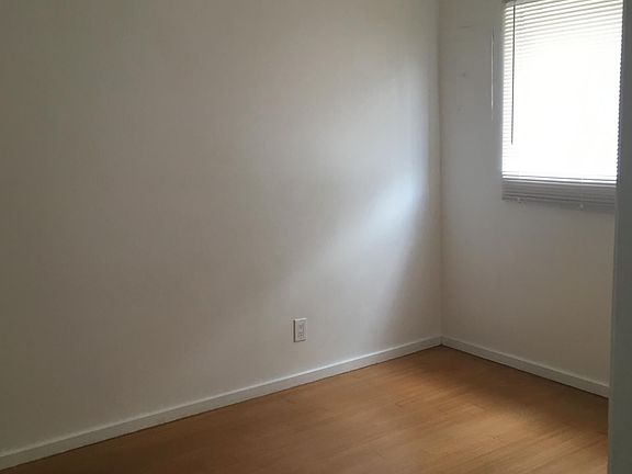 4th image of 301 Magnolia Ave APT 1