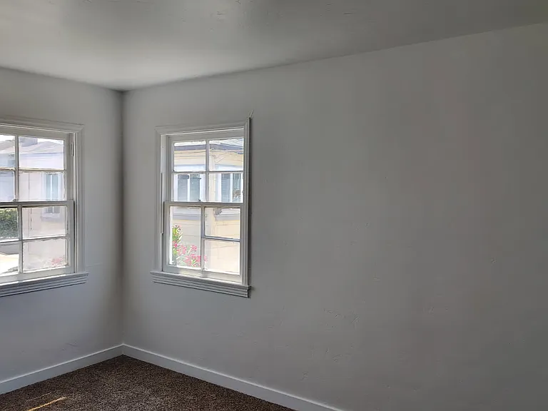 322 E 4th St #322 — Photo 4