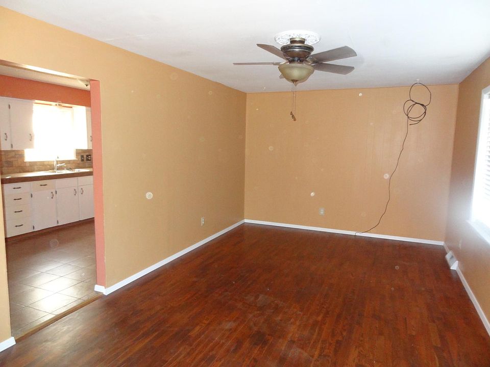 1st image of 1762 Oakley Dr