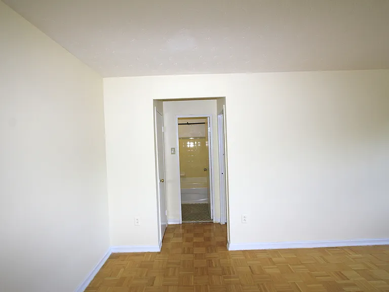 1307 Wilson Ave #1303 — Photo 21