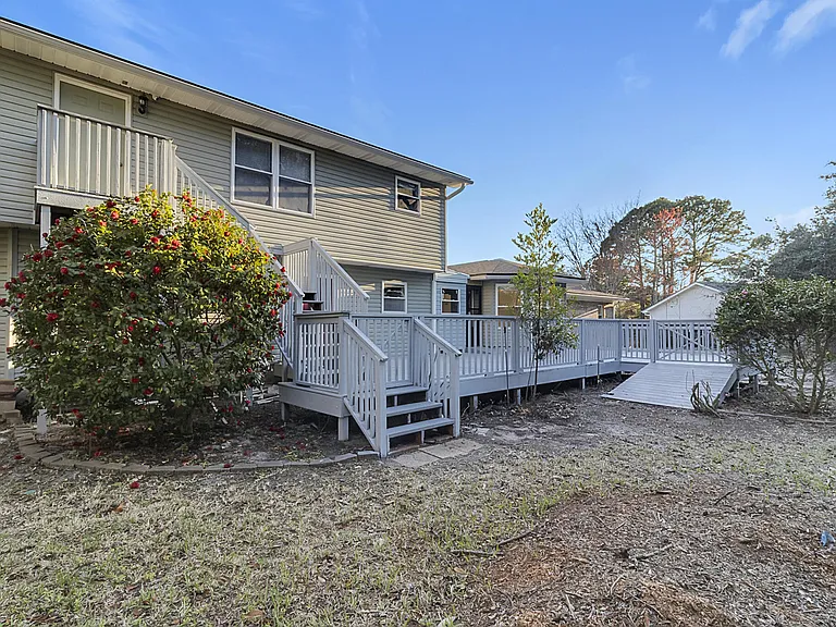 300 Wildwood St — Photo 29