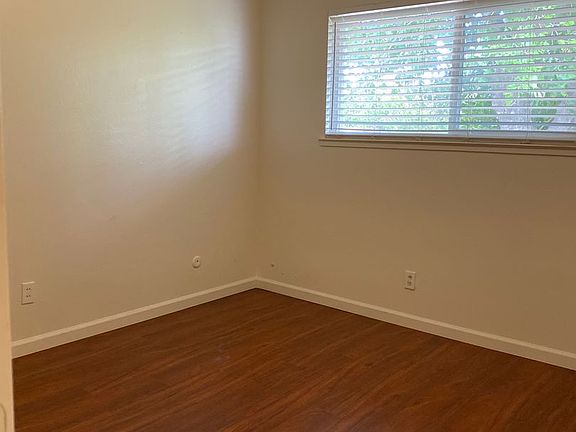 5th image of 7817 Loucreta Dr