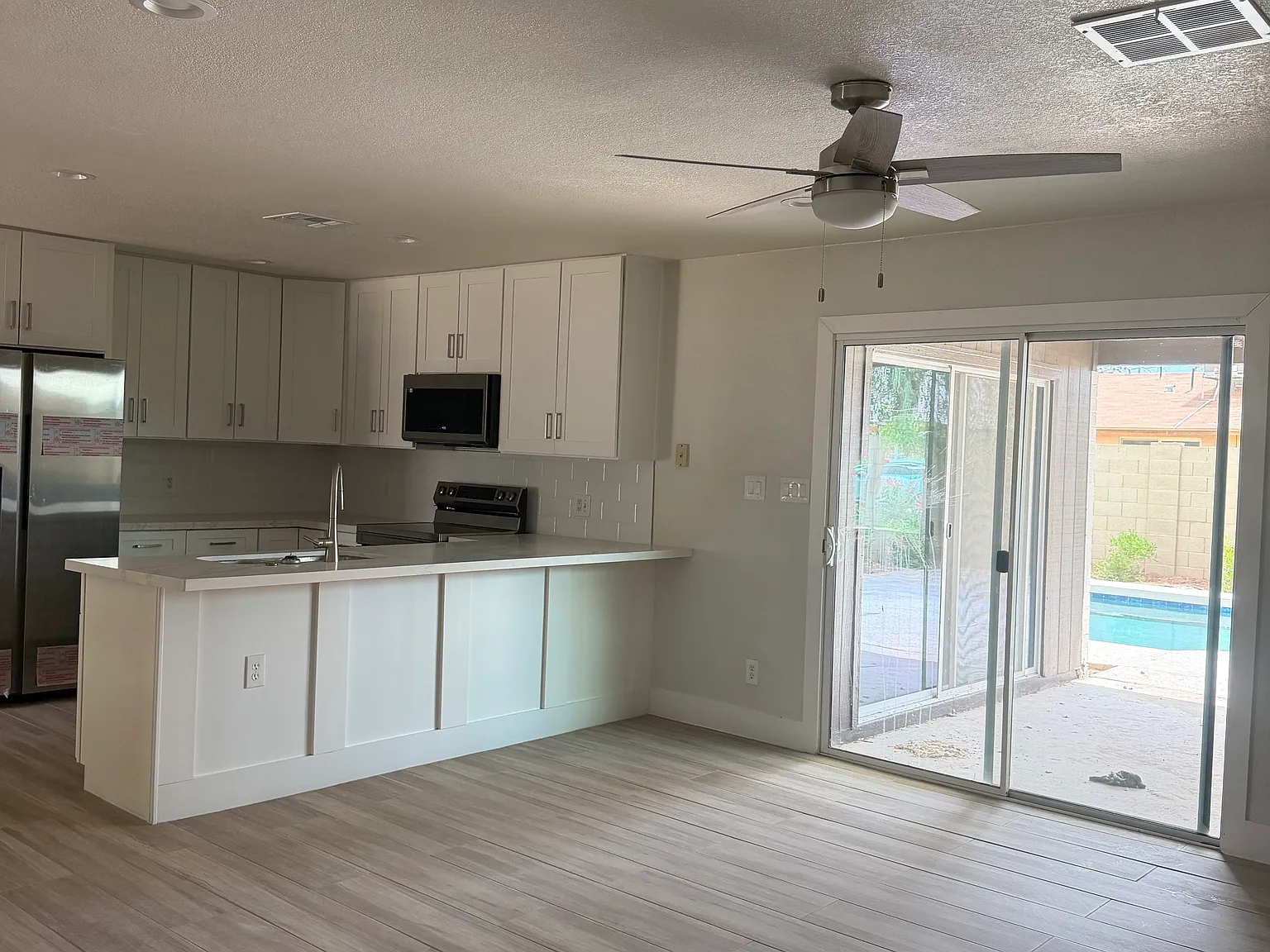 4 bed, 1649 sqft, $3,195 — Photo 2