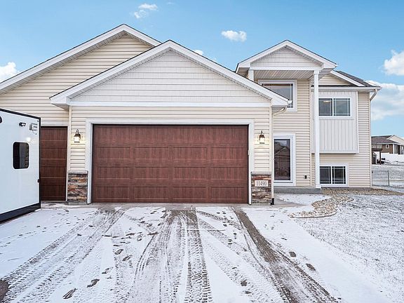 2nd image of 11490 Latham Ln