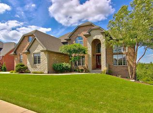 10296 Whitewater Xing, Saint John, IN 46373