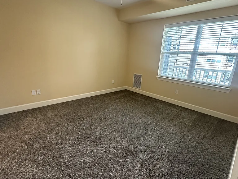 Dockside Village Apartments — Photo 61