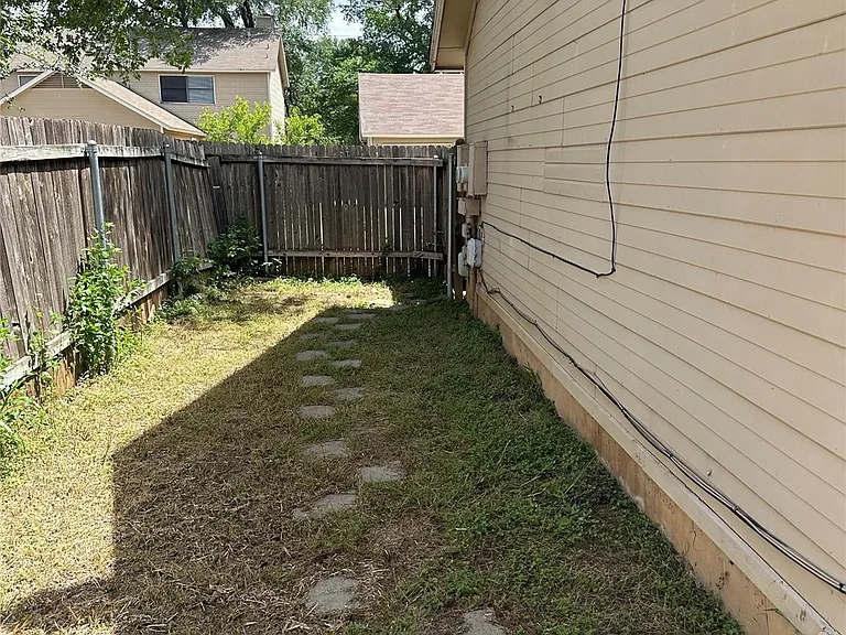 2808 Jadewood Ct #B — Photo 7