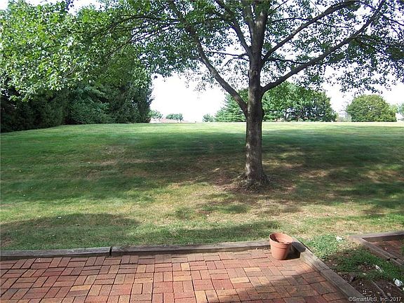 5th image of 5 Hickory Ln