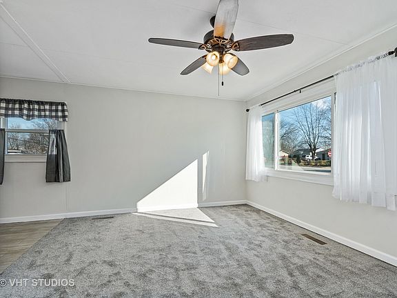 5th image of 203 S Hammes Ave