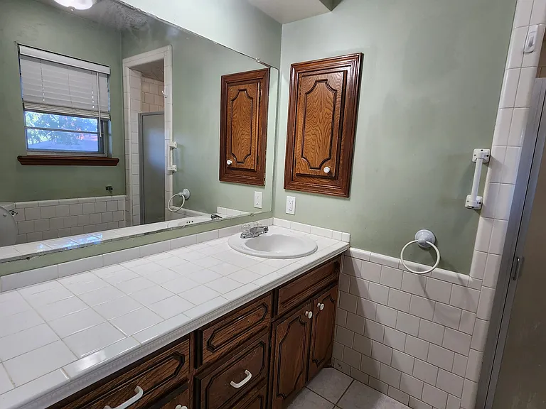 329 S Morrison Dr — Photo 14